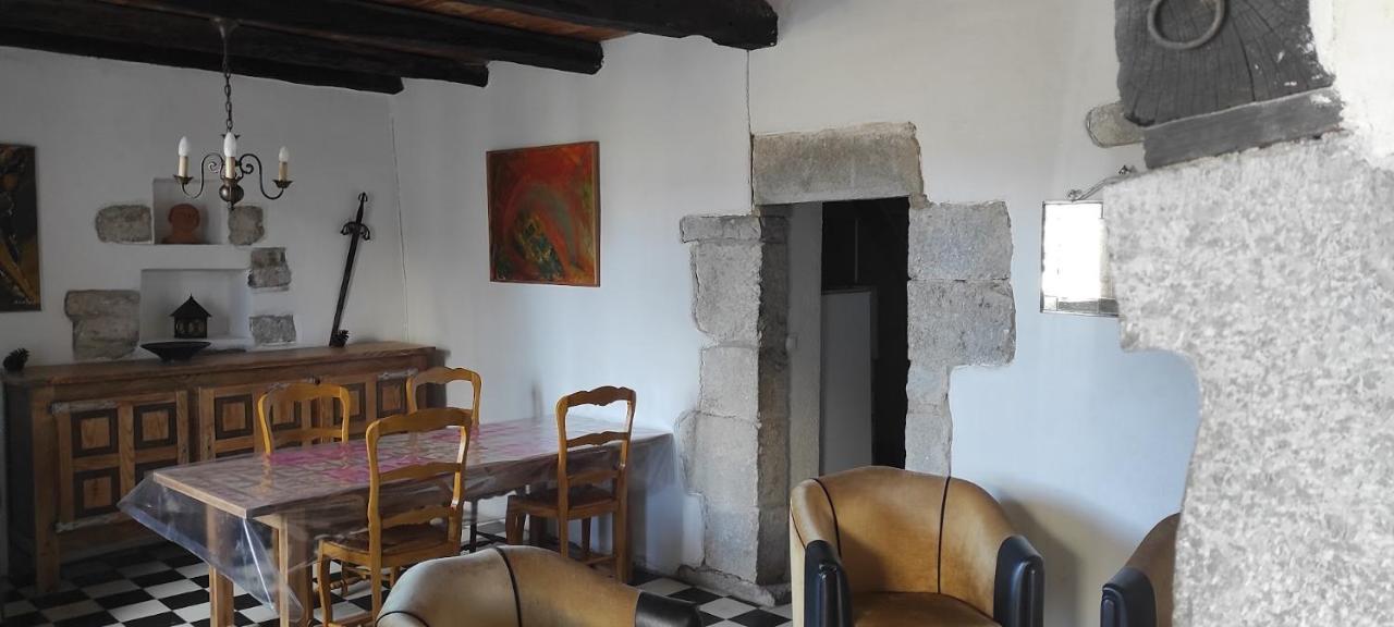 Maison Pierre Et Voute Au Coeur Du Village Balazuc Exterior foto